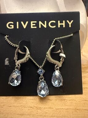 Givenchy Silver Tone Light Blue Pear Shaped Drop Earrings and Pendant Set